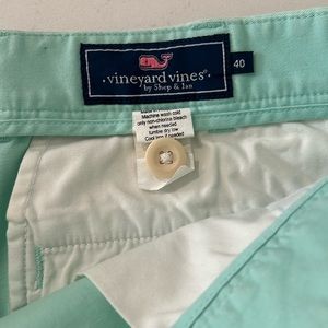 Men's Vineyard Vines mint green chino shorts, size 40